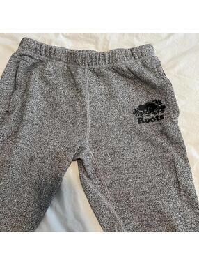 Small Grey Roots sweatpants with black logo